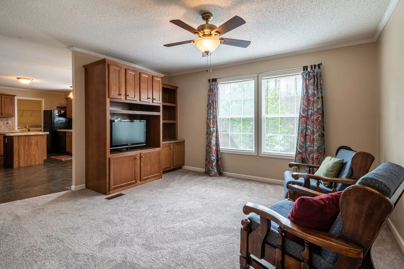 Ceiling fan on a new fan box, Spanaway